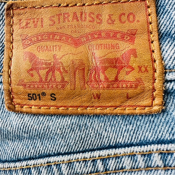 Levi’s 501 skinny jeans distressed light wash - Picture 5 of 7